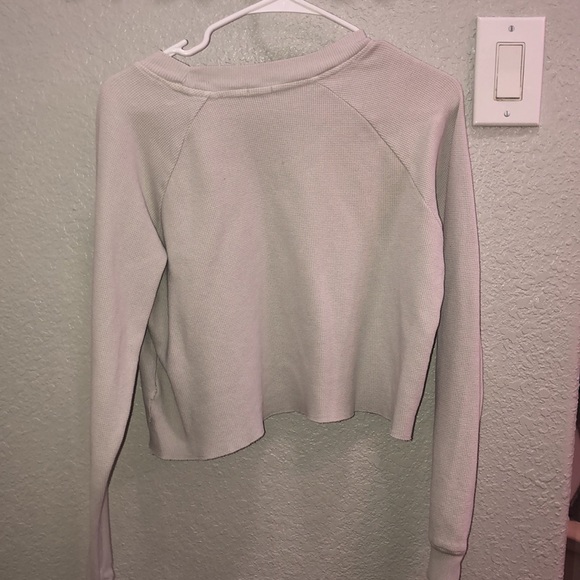 A long sleeve gray cropped sweater - Picture 5 of 5